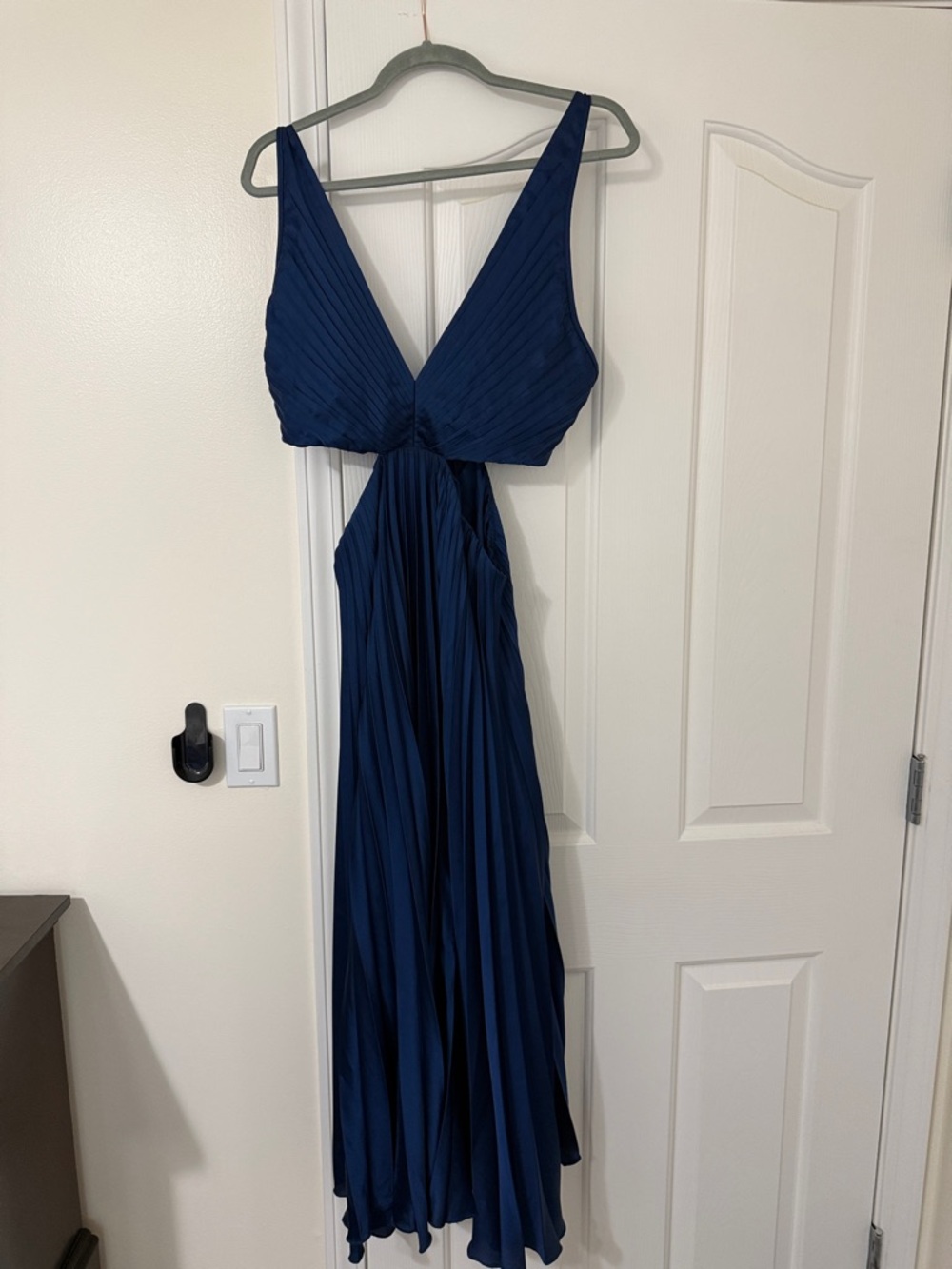Abercrombie & Fitch Navy V-Neck Pleated Maxi Dress